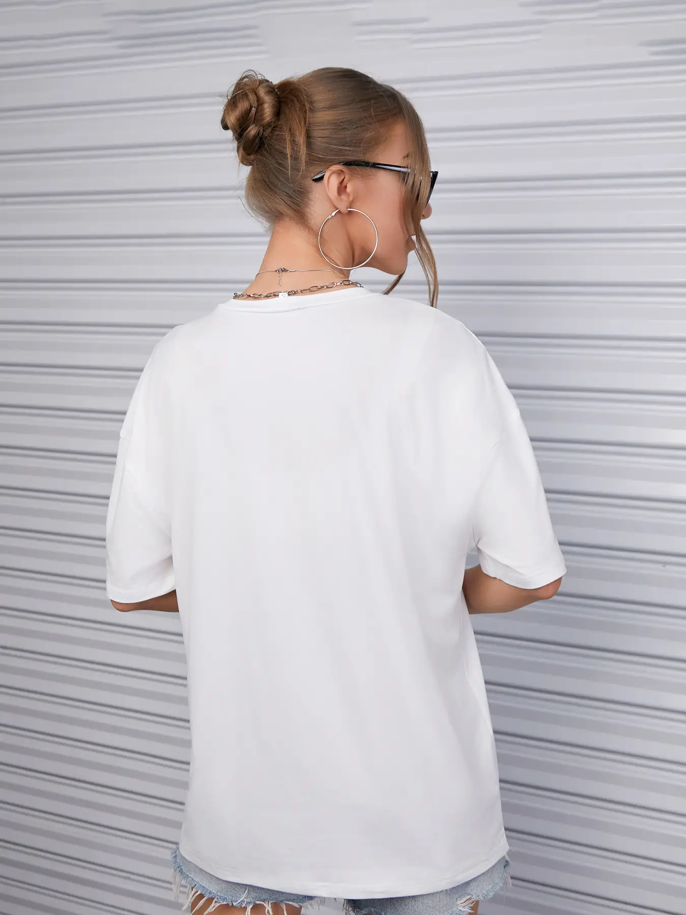 Elengatine White Letter Graphic Drop Shoulder Tee Casual