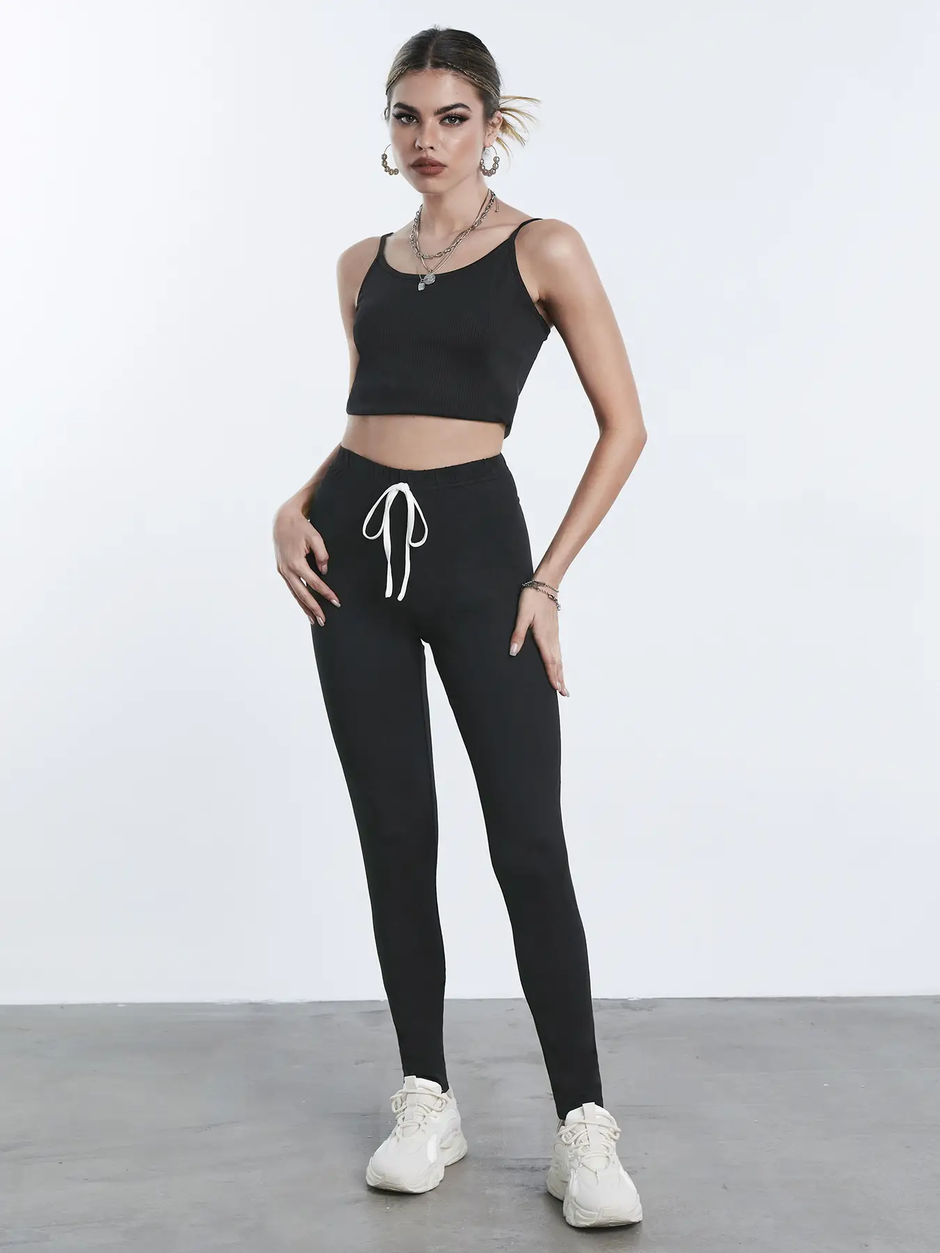 Elengatine Solid Knot Front Leggings Black