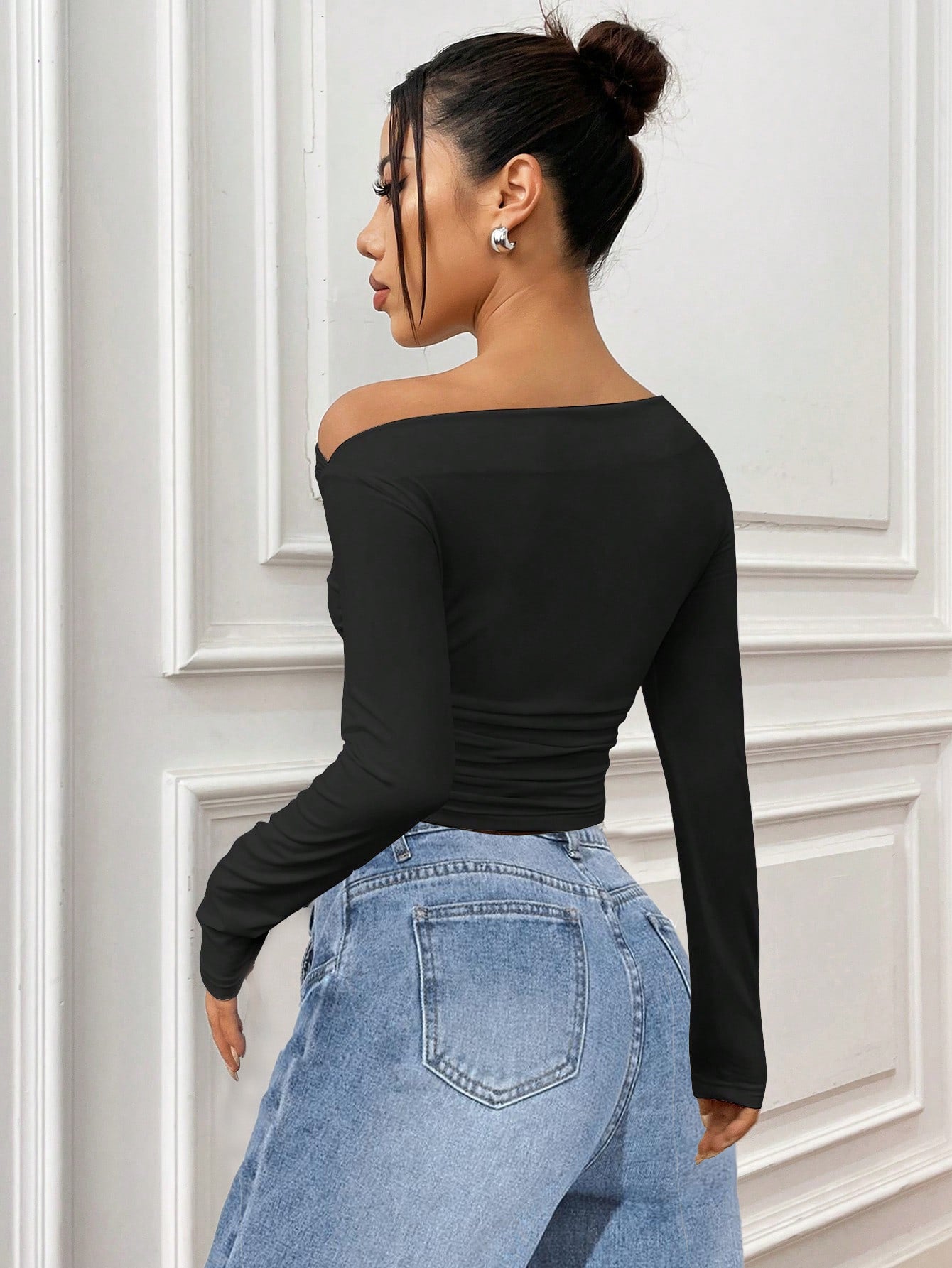Elengatine 2 pcs set Causal Jeans with black long sleeved T-shirt for Women Model BXD0017 BXD0018