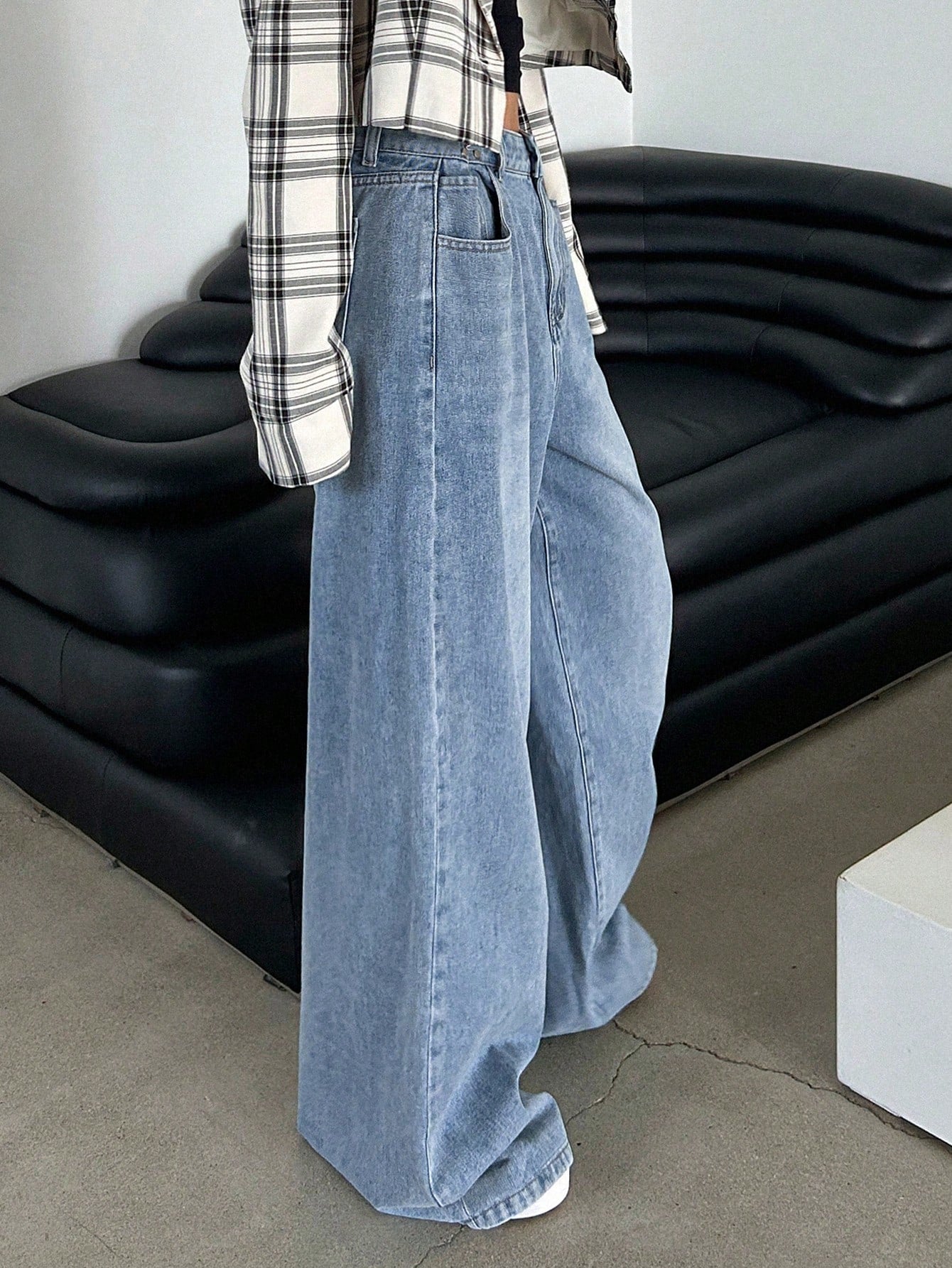 Elengatine Elengatine Non-Stretch Wide Leg Jeans with Adjustable Buckle BXD0047