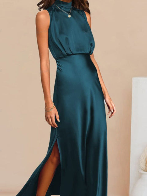 Solid color stand up collar sleeveless women's dress